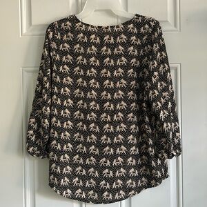 ❤️2/$15 or 3/$21❤️ Elephant Print 3/4 Sleeve Blouse, Size XS
